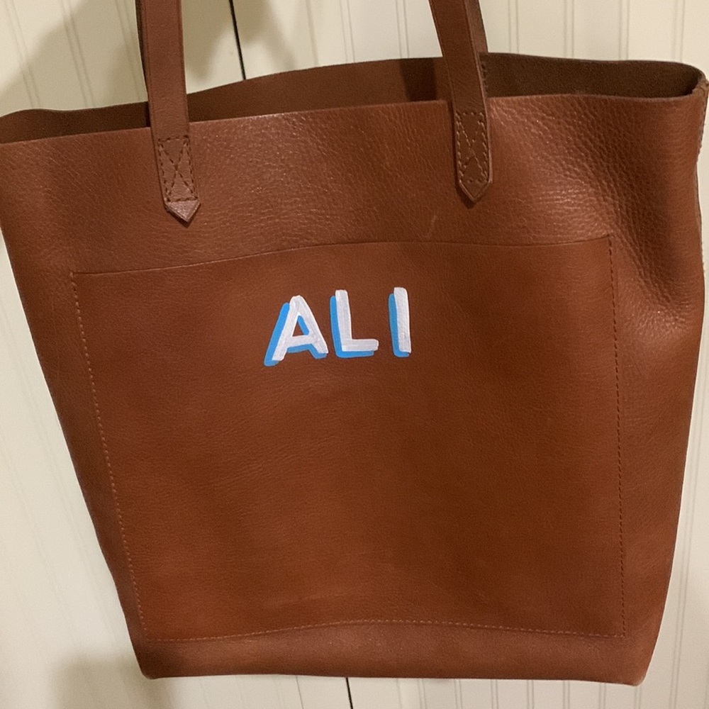 Brand new: Madewell medium transport tote with custom monogramming  “ALI” - Picture 4 of 6